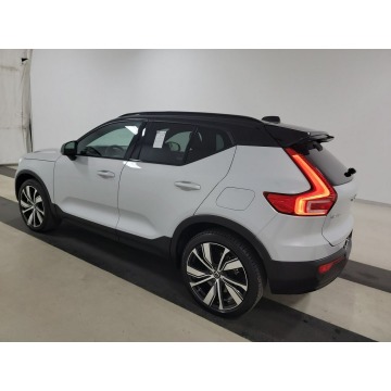 Volvo   SUV 2021,  2.0 benzyna, automat - Na sprzedaż za 224 550 zł - Katowice - zdjęcie 6