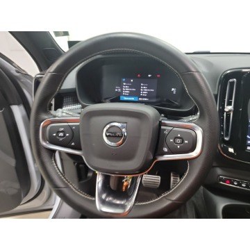 Volvo   SUV 2021,  2.0 benzyna, automat - Na sprzedaż za 224 550 zł - Katowice - zdjęcie 8