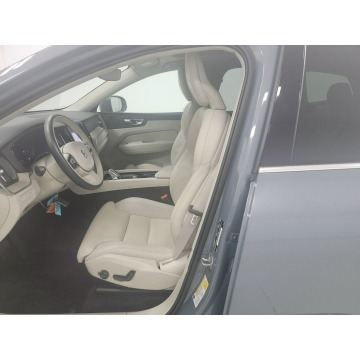 Volvo   SUV 2022,  2.0 hybryda, automat - Na sprzedaż za 160 425 zł - Katowice - zdjęcie 8