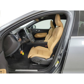 Volvo   SUV 2021,  2.0 hybryda, automat - Na sprzedaż za 151 425 zł - Katowice - zdjęcie 6
