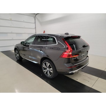 Volvo   SUV 2022,  2.0 hybryda, automat - Na sprzedaż za 187 425 zł - Katowice - zdjęcie 4