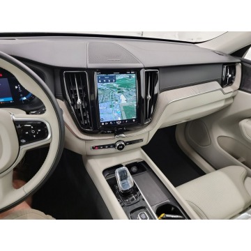 Volvo   SUV 2022,  2.0 hybryda, automat - Na sprzedaż za 187 425 zł - Katowice - zdjęcie 8