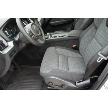 Volvo   SUV 2023,  2.0 hybryda, automat - Na sprzedaż za 216 000 zł - Katowice - zdjęcie 5