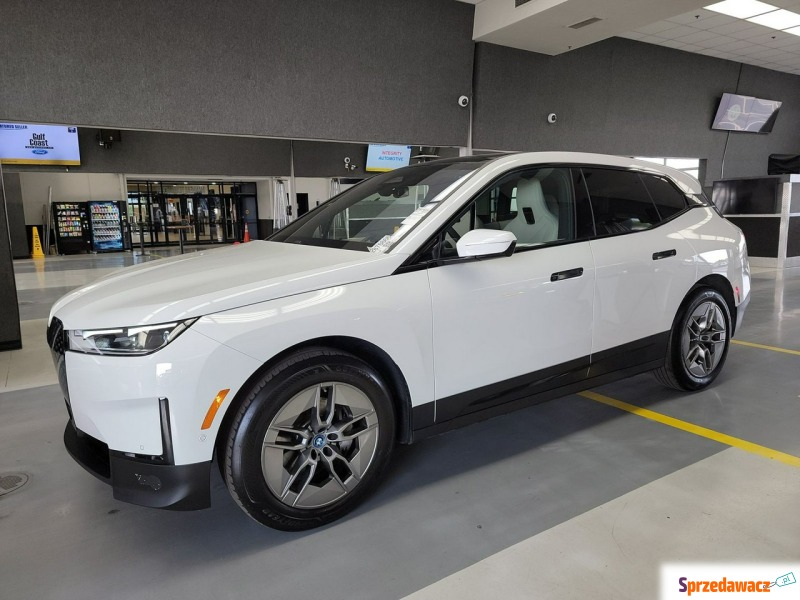 BMW   SUV 2023,  0.0 zasilanie elektryczne - Na sprzedaż za 332 000 zł - Mikołów
