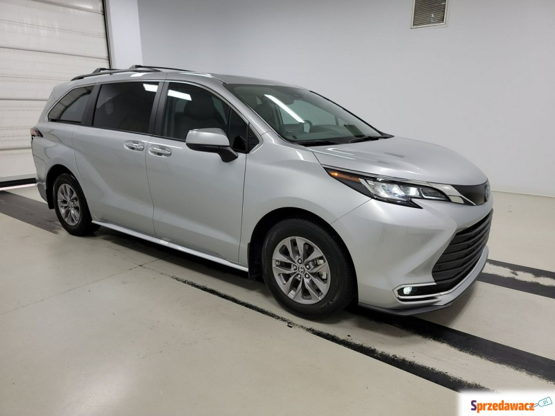 Toyota Sienna  Minivan/Van 2023,  2.5 hybryda - Na sprzedaż za 226 443 zł - Mikołów