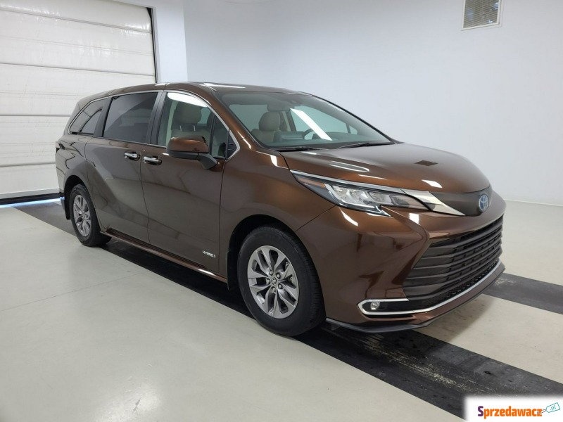 Toyota Sienna  Minivan/Van 2021,  2.5 benzyna - Na sprzedaż za 196 800 zł - Mikołów