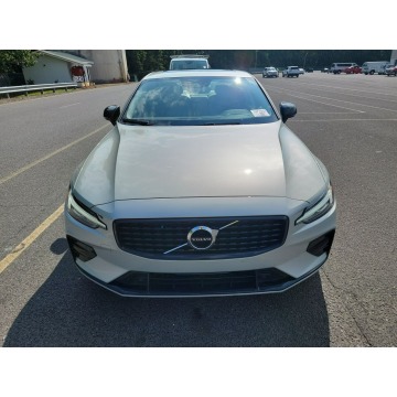 Volvo   Sedan/Limuzyna 2022,  2.0 hybryda, automat - Na sprzedaż za 162 360 zł - Katowice - zdjęcie 2