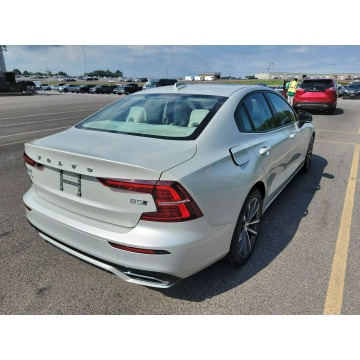 Volvo   Sedan/Limuzyna 2022,  2.0 hybryda, automat - Na sprzedaż za 162 360 zł - Katowice - zdjęcie 4