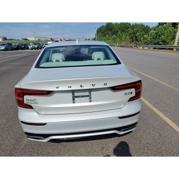 Volvo   Sedan/Limuzyna 2022,  2.0 hybryda, automat - Na sprzedaż za 162 360 zł - Katowice - zdjęcie 5