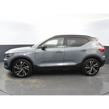 Volvo   SUV 2022,  2.0 benzyna, automat - Na sprzedaż za 151 290 zł - Katowice - zdjęcie 4