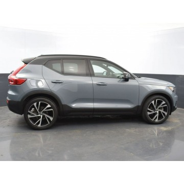 Volvo   SUV 2022,  2.0 benzyna, automat - Na sprzedaż za 151 290 zł - Katowice - zdjęcie 5