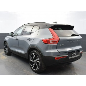 Volvo   SUV 2022,  2.0 benzyna, automat - Na sprzedaż za 151 290 zł - Katowice - zdjęcie 6