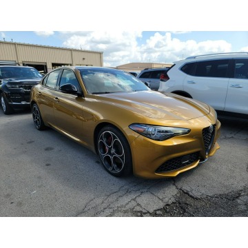 Alfa Romeo Giulia  Coupe/Sportowy 2023,  2.0 benzyna, automat - Na sprzedaż za 205 410 zł - Katowice - zdjęcie 3