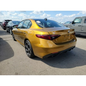 Alfa Romeo Giulia  Coupe/Sportowy 2023,  2.0 benzyna, automat - Na sprzedaż za 205 410 zł - Katowice - zdjęcie 6