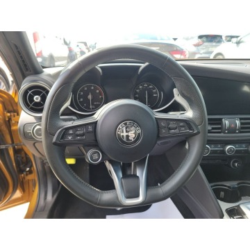 Alfa Romeo Giulia  Coupe/Sportowy 2023,  2.0 benzyna, automat - Na sprzedaż za 205 410 zł - Katowice - zdjęcie 8