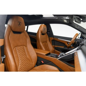 Lamborghini Urus  SUV 2019,  4.0 benzyna, automat - Na sprzedaż za 873 300 zł - Katowice - zdjęcie 8