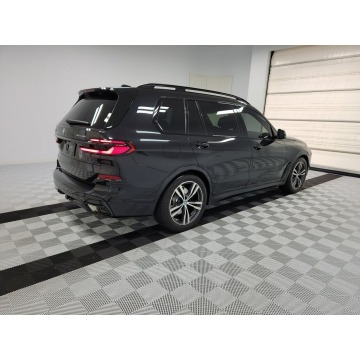 BMW X7  SUV 2023,  3.0 benzyna, automat - Na sprzedaż za 425 580 zł - Katowice - zdjęcie 4