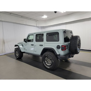 Jeep Wrangler  SUV 2023,  6.4 benzyna, automat - Na sprzedaż za 453 870 zł - Katowice - zdjęcie 6