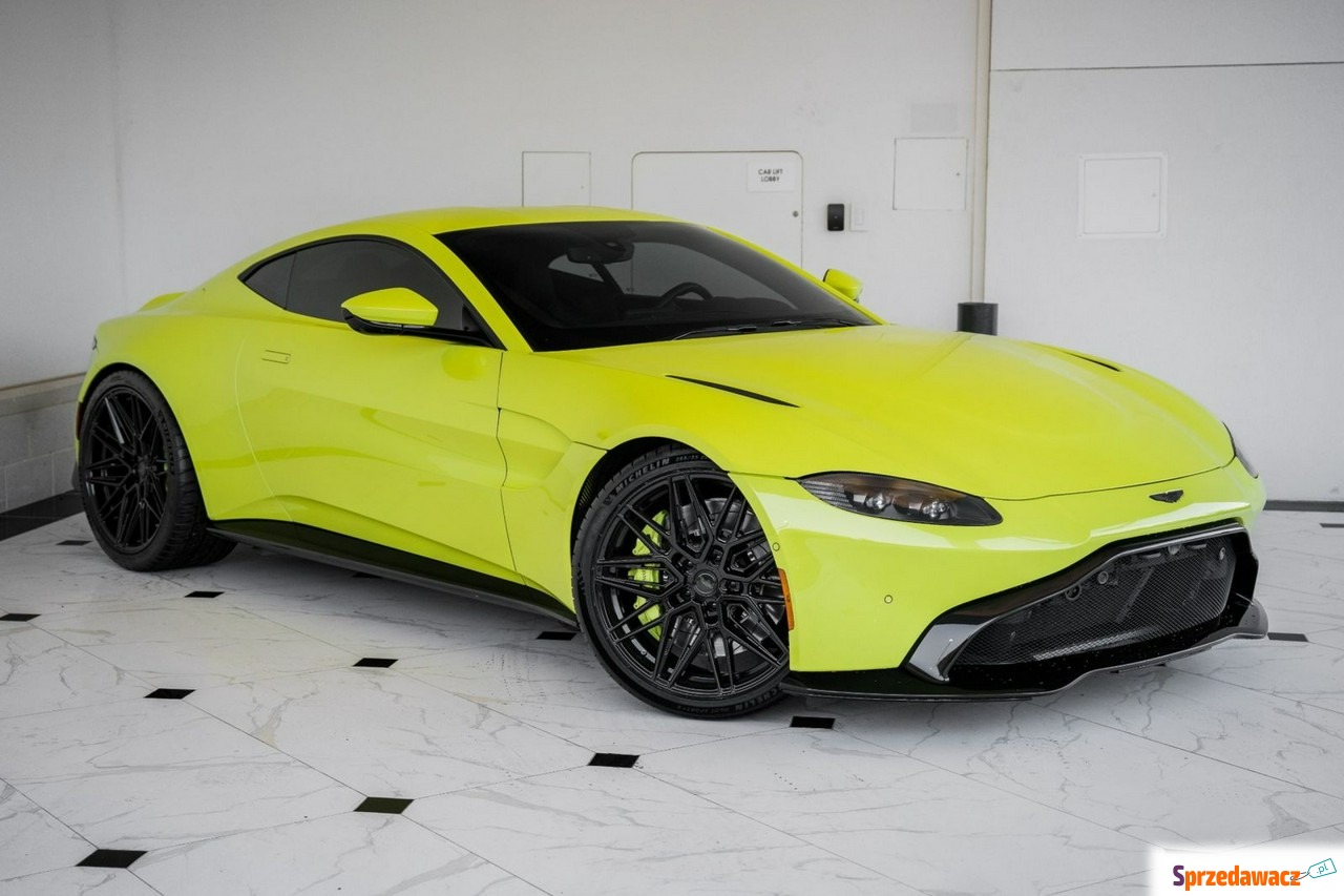Aston Martin V12 Vantage 2020