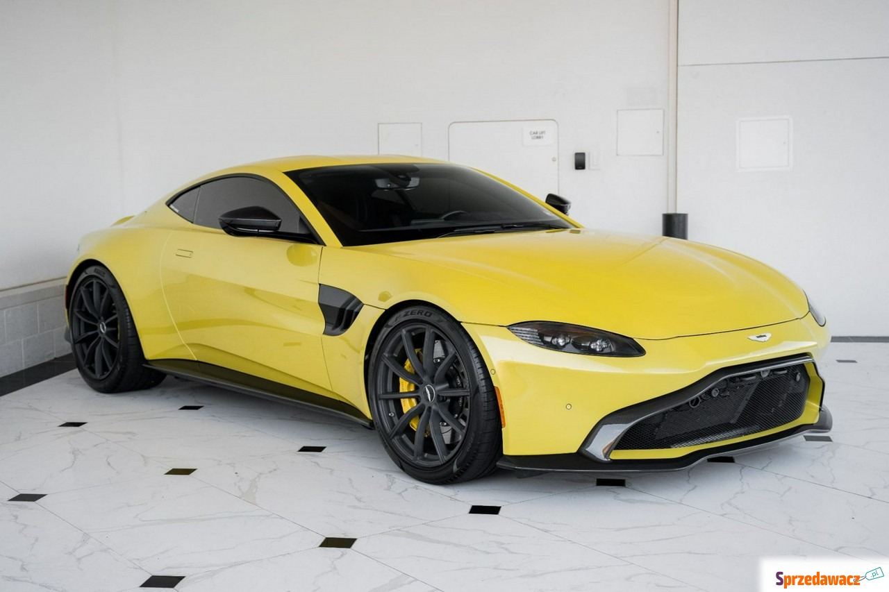 Aston Martin V8 2019
