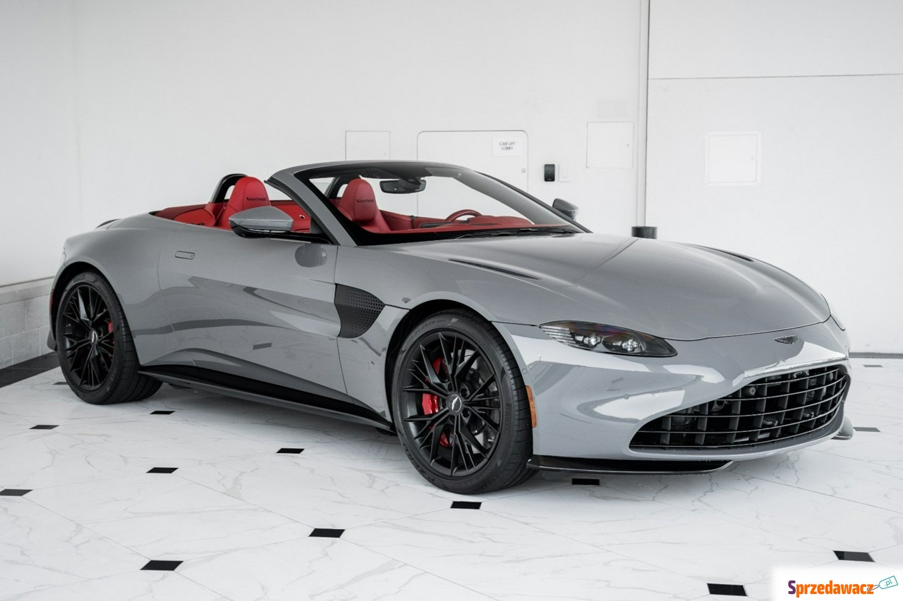 Aston Martin V8 2021