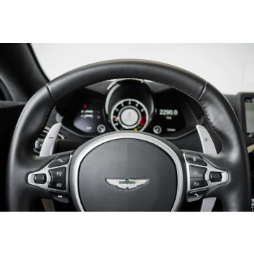 Aston Martin V8  Kabriolet 2019,  4.0 benzyna, automat - Na sprzedaż za 418 200 zł - Katowice - zdjęcie 5