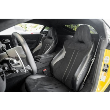 Aston Martin V8  Kabriolet 2019,  4.0 benzyna, automat - Na sprzedaż za 418 200 zł - Katowice - zdjęcie 6
