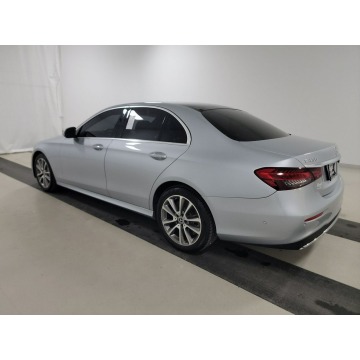 Mercedes - Benz E-klasa  Sedan/Limuzyna 2022,  3.0 hybryda, automat - Na sprzedaż za 207 624 zł - Katowice - zdjęcie 4