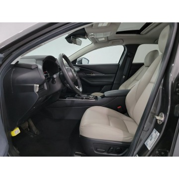 Mazda CX-30  SUV 2022,  2.5 benzyna, automat - Na sprzedaż za 116 850 zł - Katowice - zdjęcie 7