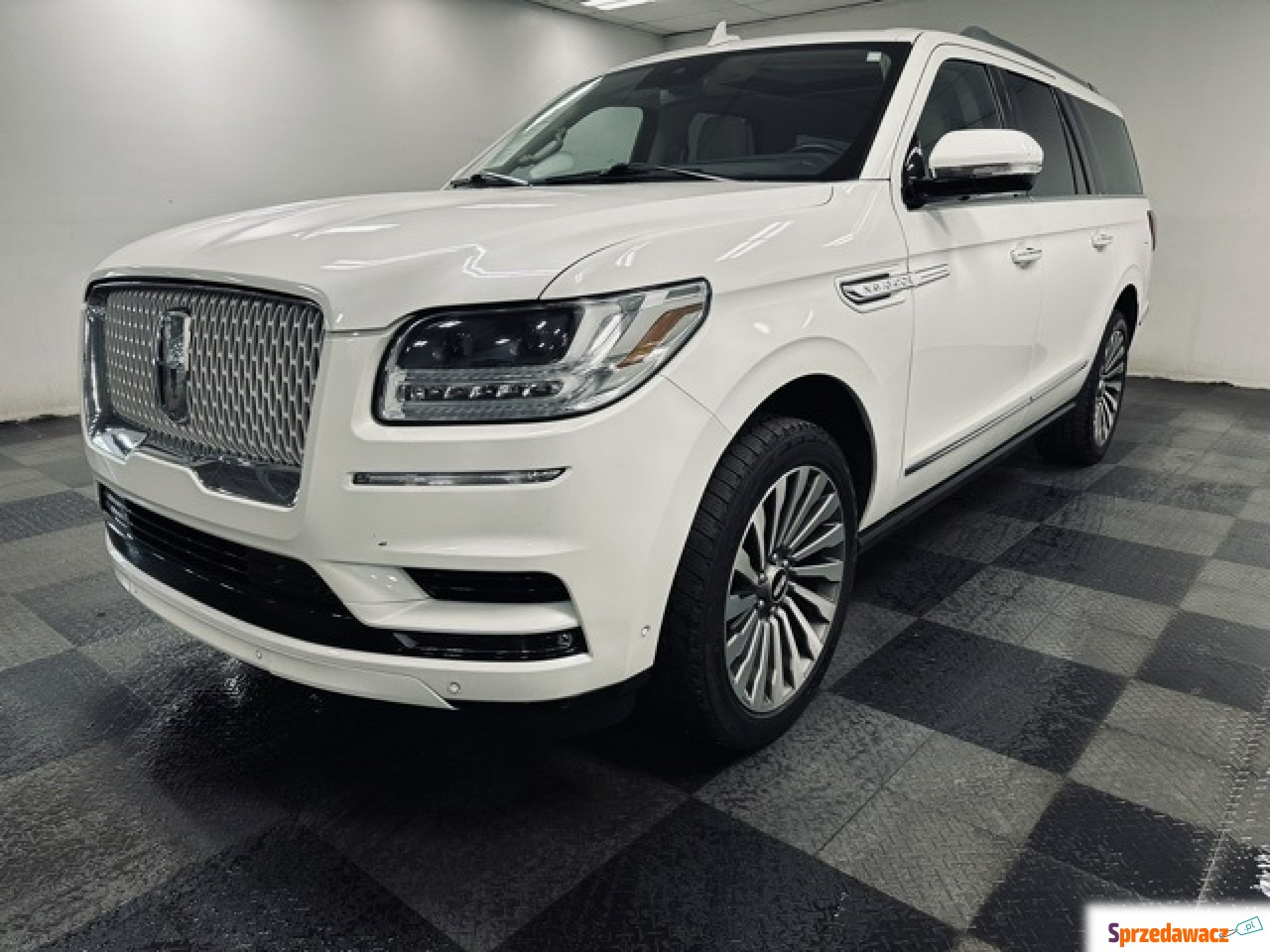Lincoln Navigator - L Reserve
