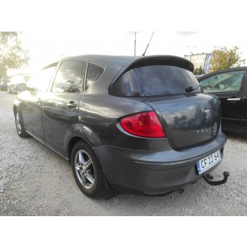 Seat Toledo  Hatchback 2010,  1.9 diesel - Na sprzedaż za 4 500,00 zł - Toruń - zdjęcie 2