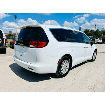 Chrysler Voyager  Minivan/Van 2023,  3.6 benzyna, automat - Na sprzedaż za 148 830 zł - Katowice - zdjęcie 6