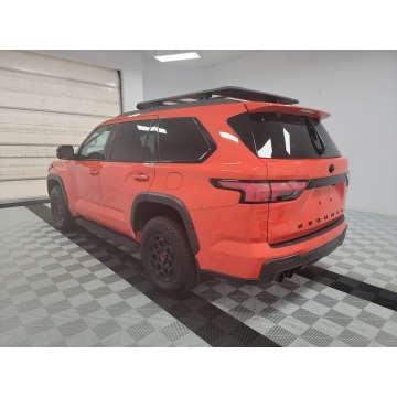 Toyota Sequoia  SUV 2023,  3.4 hybryda, automat - Na sprzedaż za 381 546 zł - Katowice - zdjęcie 6