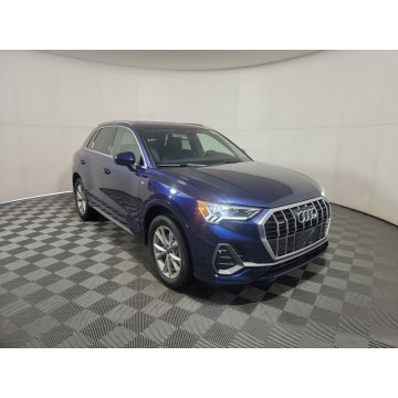 Audi Q3  SUV 2023,  2.0 benzyna, automat - Na sprzedaż za 177 120 zł - Katowice - zdjęcie 3