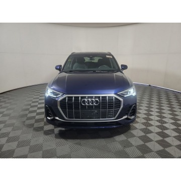 Audi Q3  SUV 2023,  2.0 benzyna, automat - Na sprzedaż za 177 120 zł - Katowice - zdjęcie 2