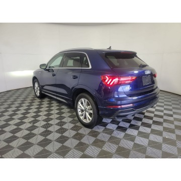 Audi Q3  SUV 2023,  2.0 benzyna, automat - Na sprzedaż za 177 120 zł - Katowice - zdjęcie 6
