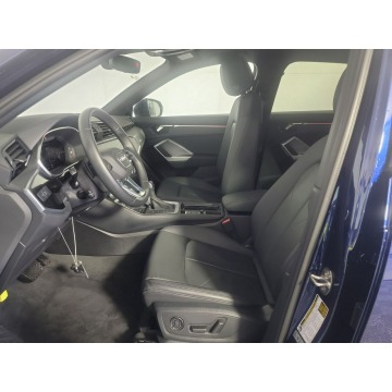Audi Q3  SUV 2023,  2.0 benzyna, automat - Na sprzedaż za 177 120 zł - Katowice - zdjęcie 7