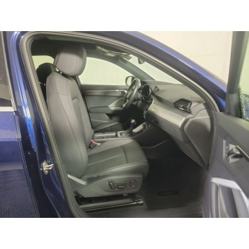 Audi Q3  SUV 2023,  2.0 benzyna, automat - Na sprzedaż za 177 120 zł - Katowice - zdjęcie 8