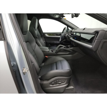 Porsche Cayenne  SUV 2023,  3.0 benzyna, automat - Na sprzedaż za 397 290 zł - Katowice - zdjęcie 8