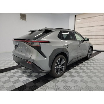 Toyota bZ4X  SUV 2023 elektryczny, automat - Na sprzedaż za 163 590 zł - Katowice - zdjęcie 4