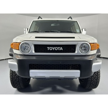 Toyota FJ Cruiser  SUV 2014,  4.0 benzyna, automat - Na sprzedaż za 78 720 zł - Katowice - zdjęcie 2