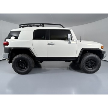 Toyota FJ Cruiser  SUV 2014,  4.0 benzyna, automat - Na sprzedaż za 78 720 zł - Katowice - zdjęcie 4