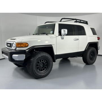 Toyota FJ Cruiser  SUV 2014,  4.0 benzyna, automat - Na sprzedaż za 78 720 zł - Katowice - zdjęcie 3