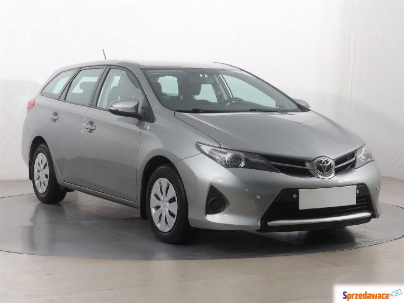 Toyota Auris  Kombi 2014,  1.4 benzyna - Na sprzedaż za 36 999 zł - Katowice