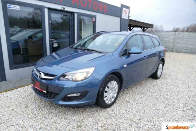 Opel Astra  Kombi 2014,  1.4 benzyna - Na sprzedaż za 29 900 zł - Rzeszów