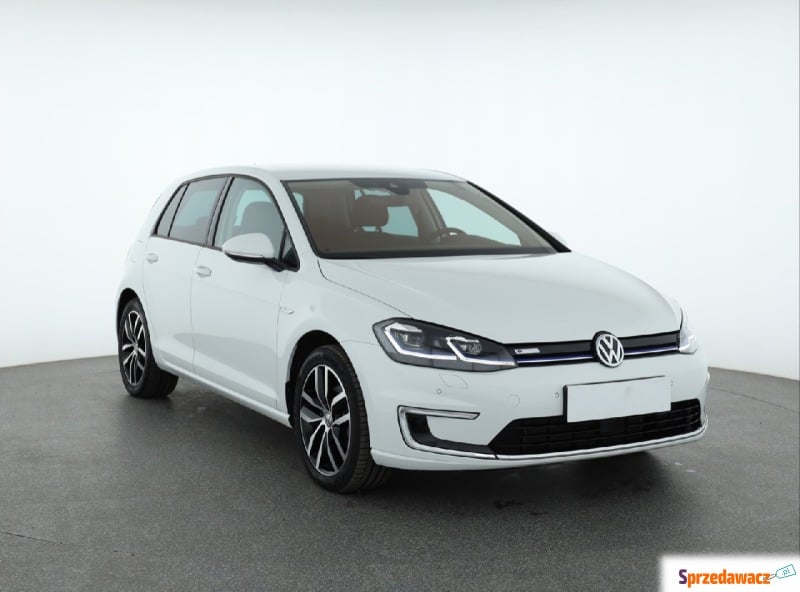 Volkswagen   Hatchback 2018,  0.0 zasilanie elektryczne - Na sprzedaż za 53 657 zł - Piaseczno