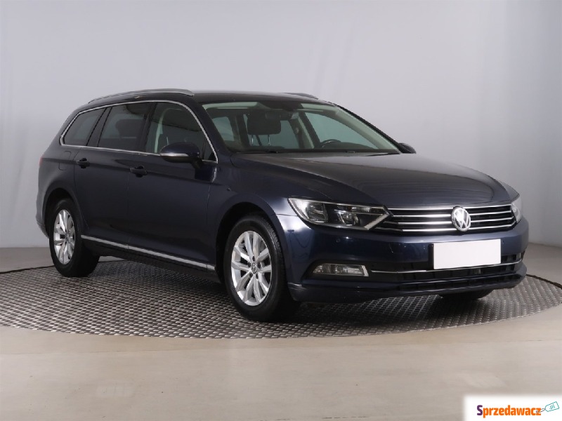 Volkswagen Passat  Kombi 2015,  2.0 diesel - Na sprzedaż za 56 999 zł - Zabrze