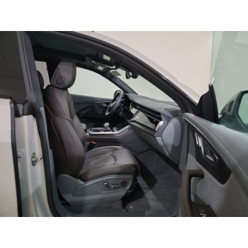 Audi Q8  SUV 2023,  3.0 benzyna, automat - Na sprzedaż za 287 820 zł - Katowice - zdjęcie 8