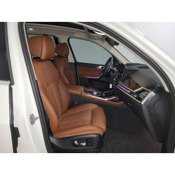 BMW X7  SUV 2023,  3.0 hybryda, automat - Na sprzedaż za 306 270 zł - Katowice - zdjęcie 8