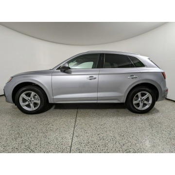 Audi Q5  SUV 2023,  2.0 benzyna, automat - Na sprzedaż za 172 200 zł - Katowice - zdjęcie 3